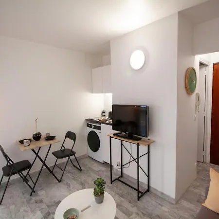 Apartment Stylish With Pool 500 Meters To The